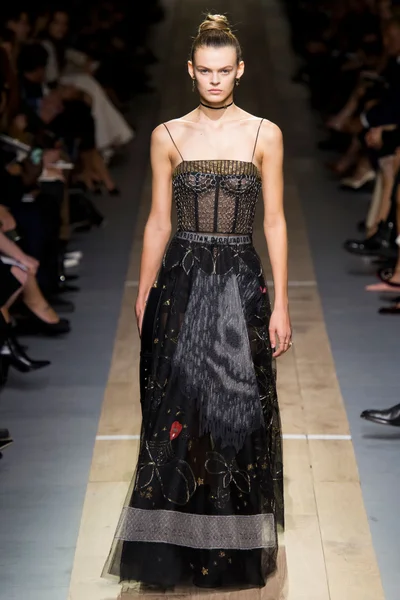 Look 64